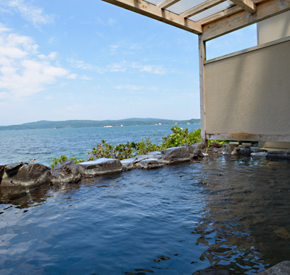 Open-air bath